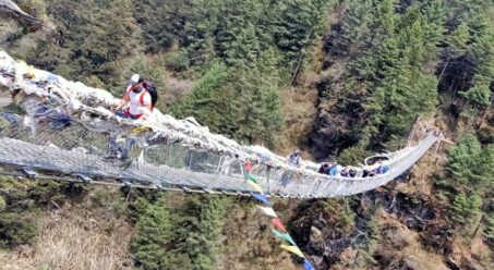 Hillary Birdge Khumbu